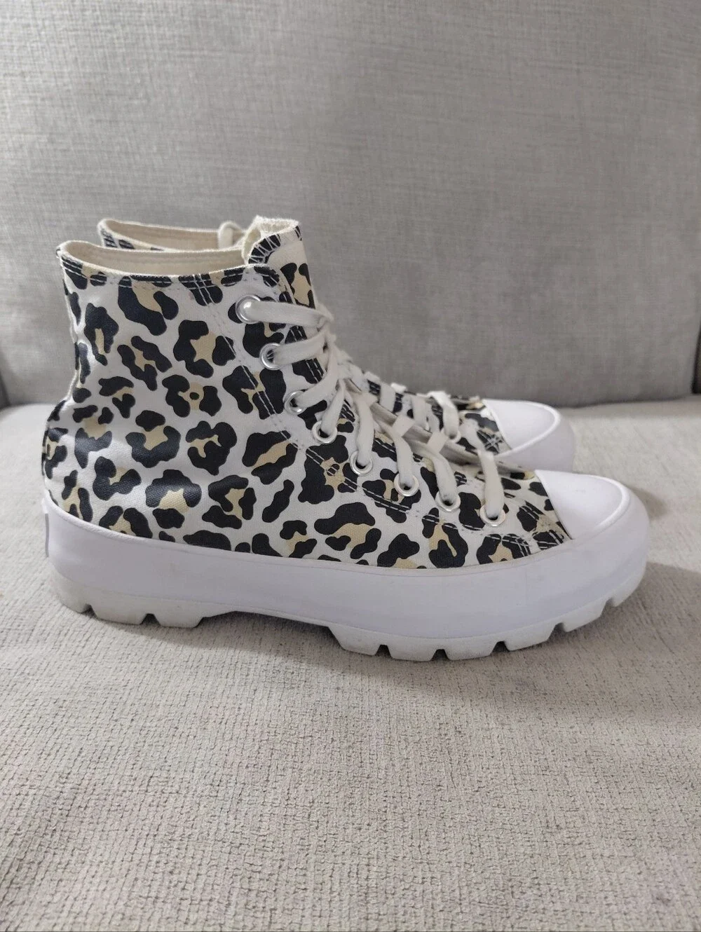 Converse All Star Leapord High Top Lug Sole Sneakers Women's Size 9